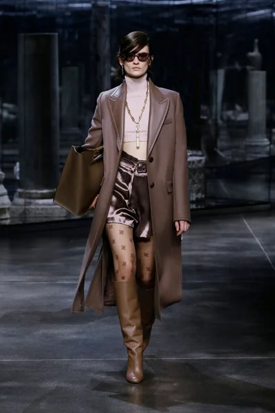 Look 22